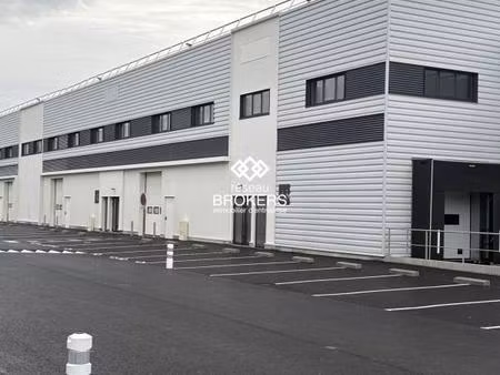 location entrepôt saint aignan grandlieu 44860 571m²