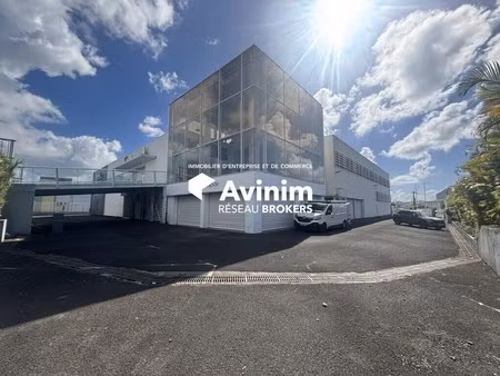 location commerce baie mahault 97122 1170m²