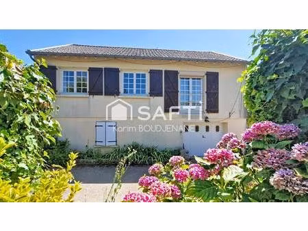 maison 3 chambres sur sous sol améngé  611 m2 de terrain