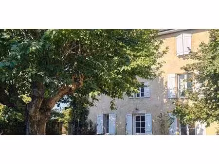propriété avec piscine et jardin primarette (38)