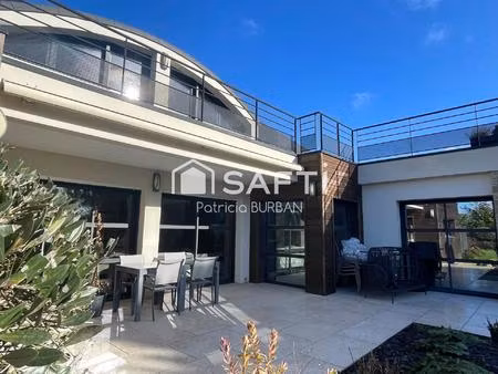 maison d'architecte 231m2  sur 2289 m2 de terrain