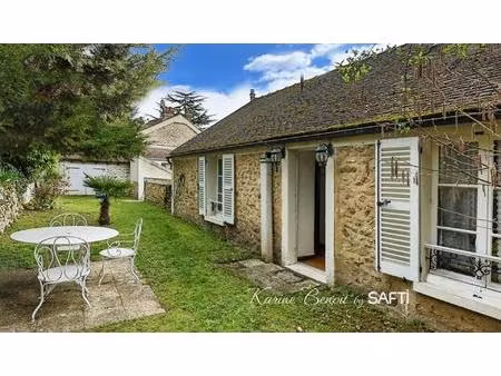 maison de village de 1824 en pierre dans un village bord de seine