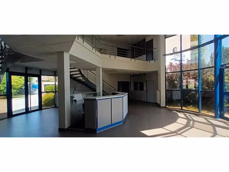 vente bureau montivilliers 1 260 m²