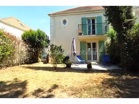 maison traditionnelle de 80 04 m² à lisses