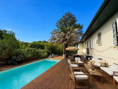 vente maison 7 pièces  304.00m²  soustons