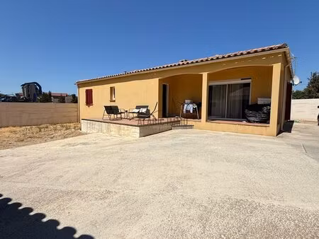 villa plain-pied avec jardin et carport