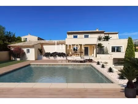aureille - maison contemporaine vue alpilles