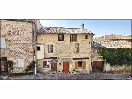 maison de village rénovée avec terrasse chalencon