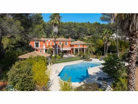 villa néo-provençale  350 m2  parc de 7 800 m2 à 20 minutes des plages( puget-sur-argens .