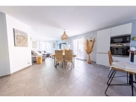 restinclières - villa contemporaine de plain-pied 85 m2- 3 chambres - piscine