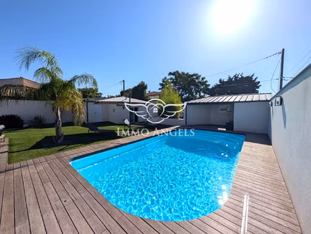 maison 3 chambres de 155 m² avec studio indépendant et piscine