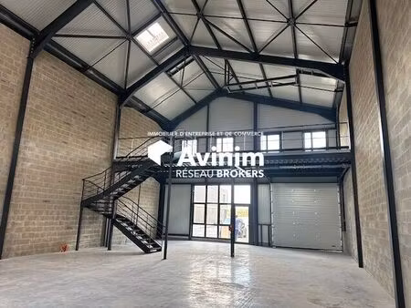 location entrepôt groslay 95410 271m²
