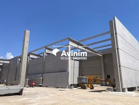 location local d’activités montauroux 83440 106m²