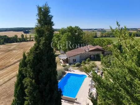 près d'eymet - maison de charme avec piscine et vue sur la campagne