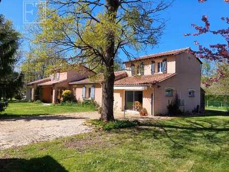 2 maisons avec piscine couverte