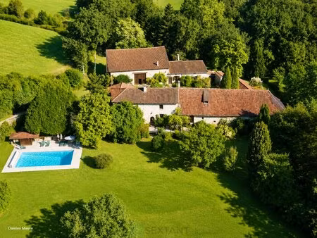 ancienne maison forte du xiiie siècle  au coeur du parc naturel régional du périgord...