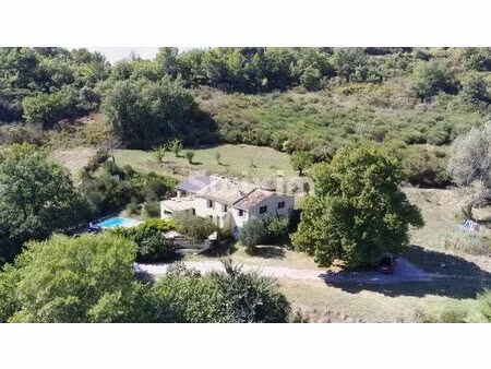 maison restaurée en pleine nature et à 10 minutes des commodités
