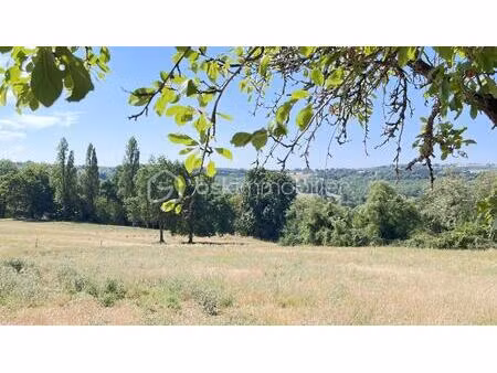 terrain de 3 382 m² à nailhac