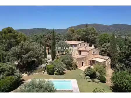 a vendre - propriété ancienne et sa vue à 360 degrés - a lourmarin