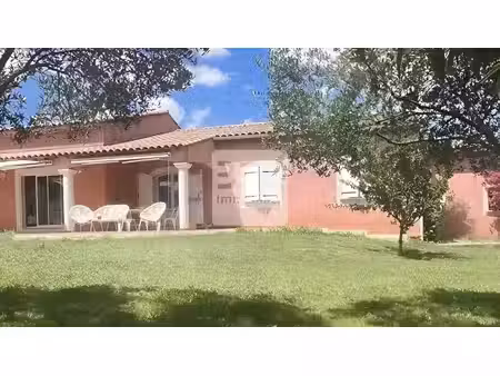 villa provencale plain pied avec piscine
