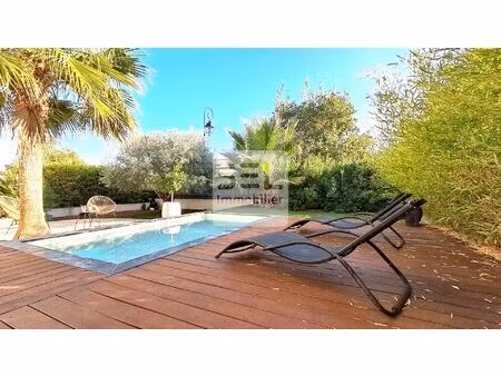villa contemporaine récente   5 chambres