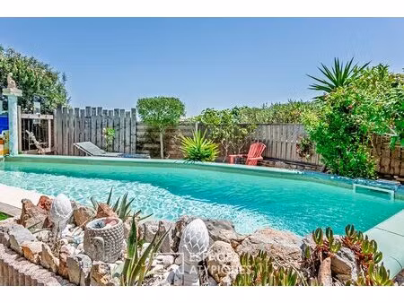 villa de charme avec piscine et vue sur les étangs et la mer