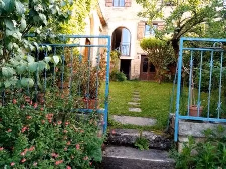 belle maison de village de 265 m2 habitable avec piscine