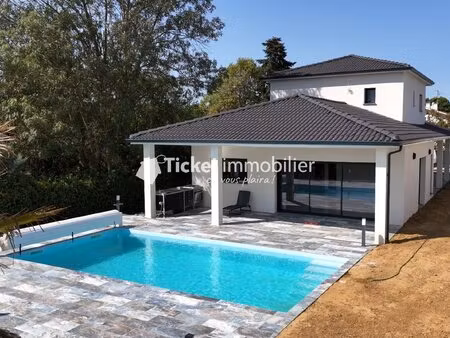 ? maison contemporaine d'exception avec piscine