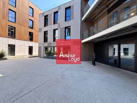 location local commercial 405m² meylan 38240