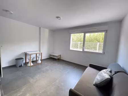 location appartement 1 pièce 23 m² à marseille 8 (13008)
