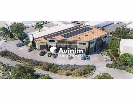 vente commerce montauroux 83440 1450m²