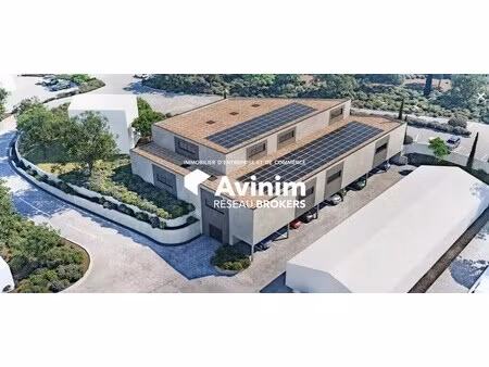 vente commerce montauroux 83440 990m²