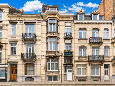 appartement te koop in sint-jans-molenbeek met 10 slaapkamers