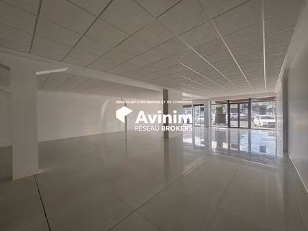 location commerce baie mahault 97122 200m²
