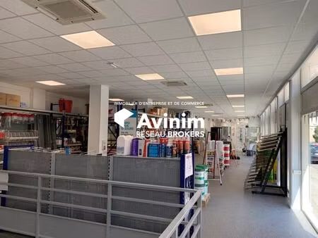 location commerce grenoble 38000 698m²