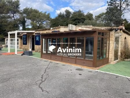 location commerce le muy 83490 220m²