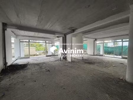 location commerce saint francois 97118 65m²