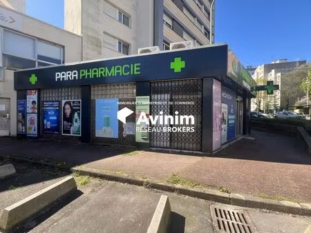 location commerce sevres 92310 55m²