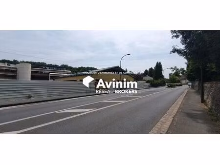 location commerce avon 77210 243m²
