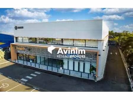 location commerce baie mahault 97122 238m²
