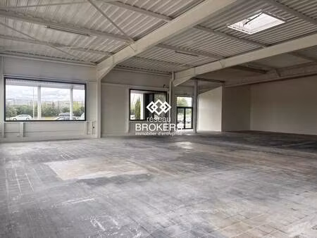 location commerce chateaubriant 44110 477m²