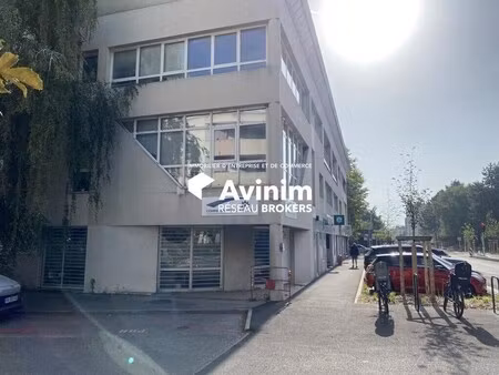 location commerce fontaine 38600 105m²