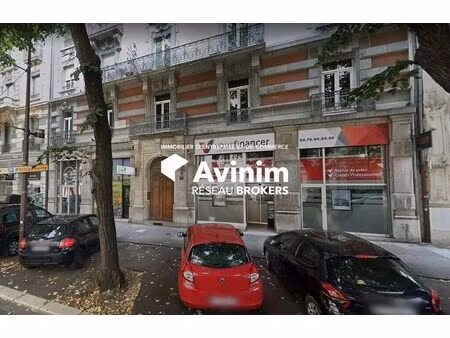 location commerce grenoble 38000 103m²