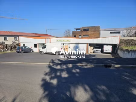 location commerce mirefleurs 63730 300m²