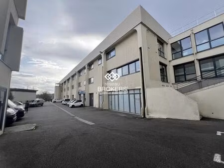 location commerce palaiseau 91120 670m²