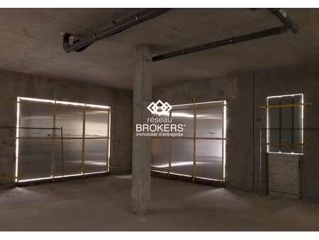 location commerce pontoise 95300 163m²