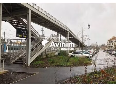 location commerce pontoise 95300 270m²