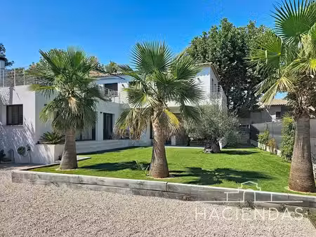 maison de luxe 3 chambres en vente à la barben  france