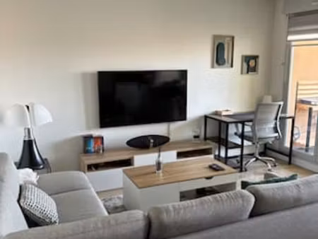 craponne - t2 meublé 45m2 avec balcon  box et climatisation