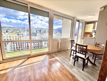 studio meublé 12ème étage - 28 84 m2 -